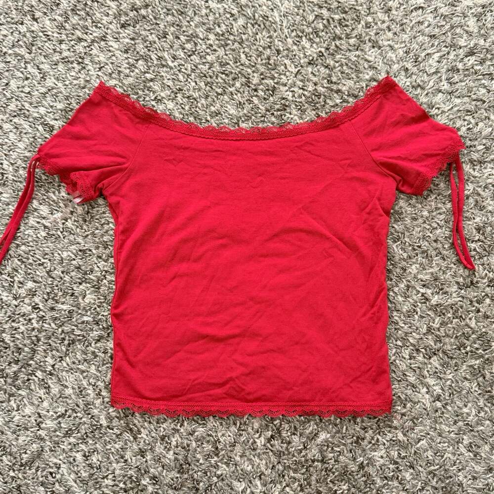 Beverly and Beck Red Off-The-Shoulder Lace Trim Crop Top
